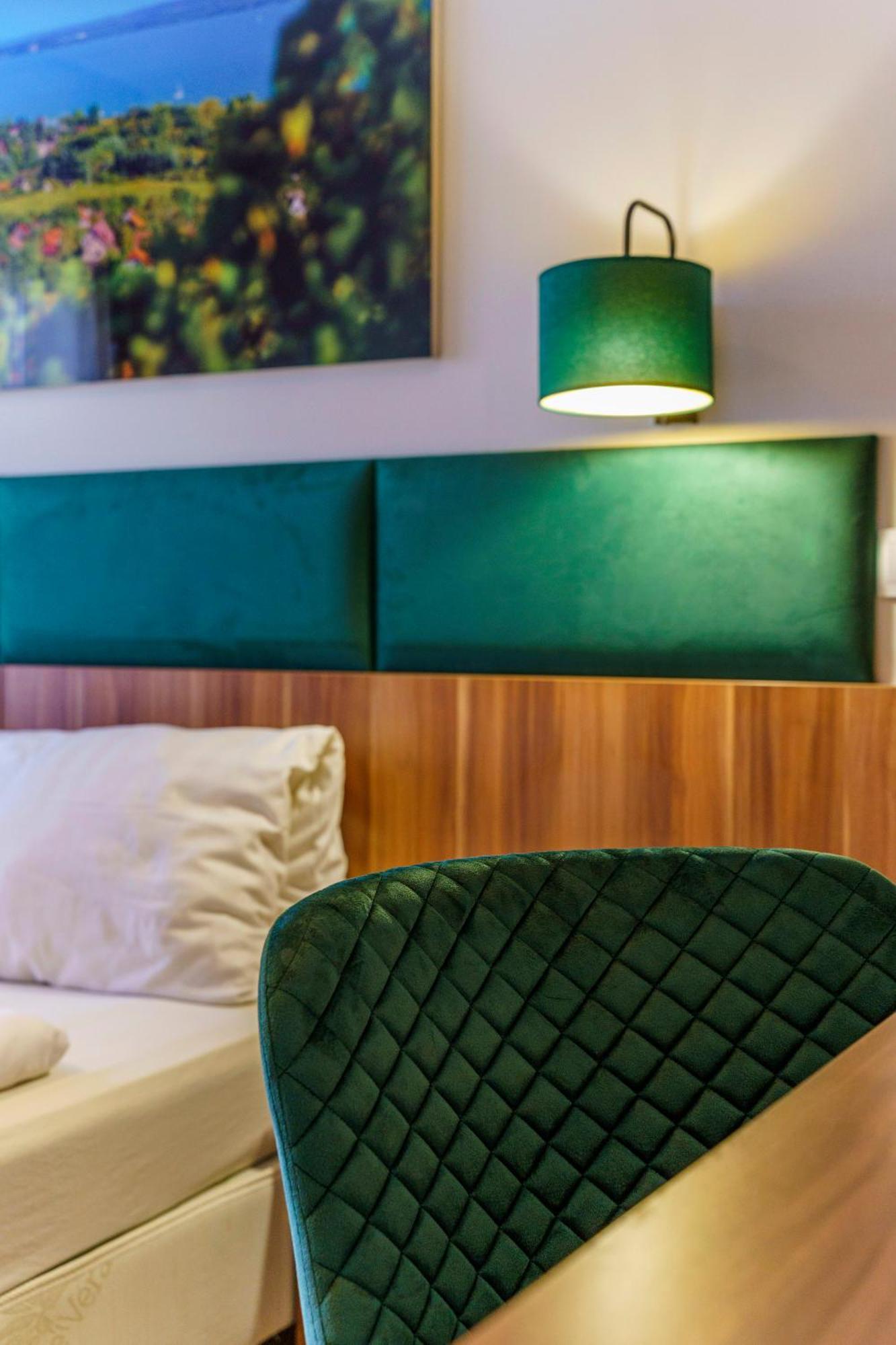 Balaton Colors Beach Hotel Siófok Exteriör bild