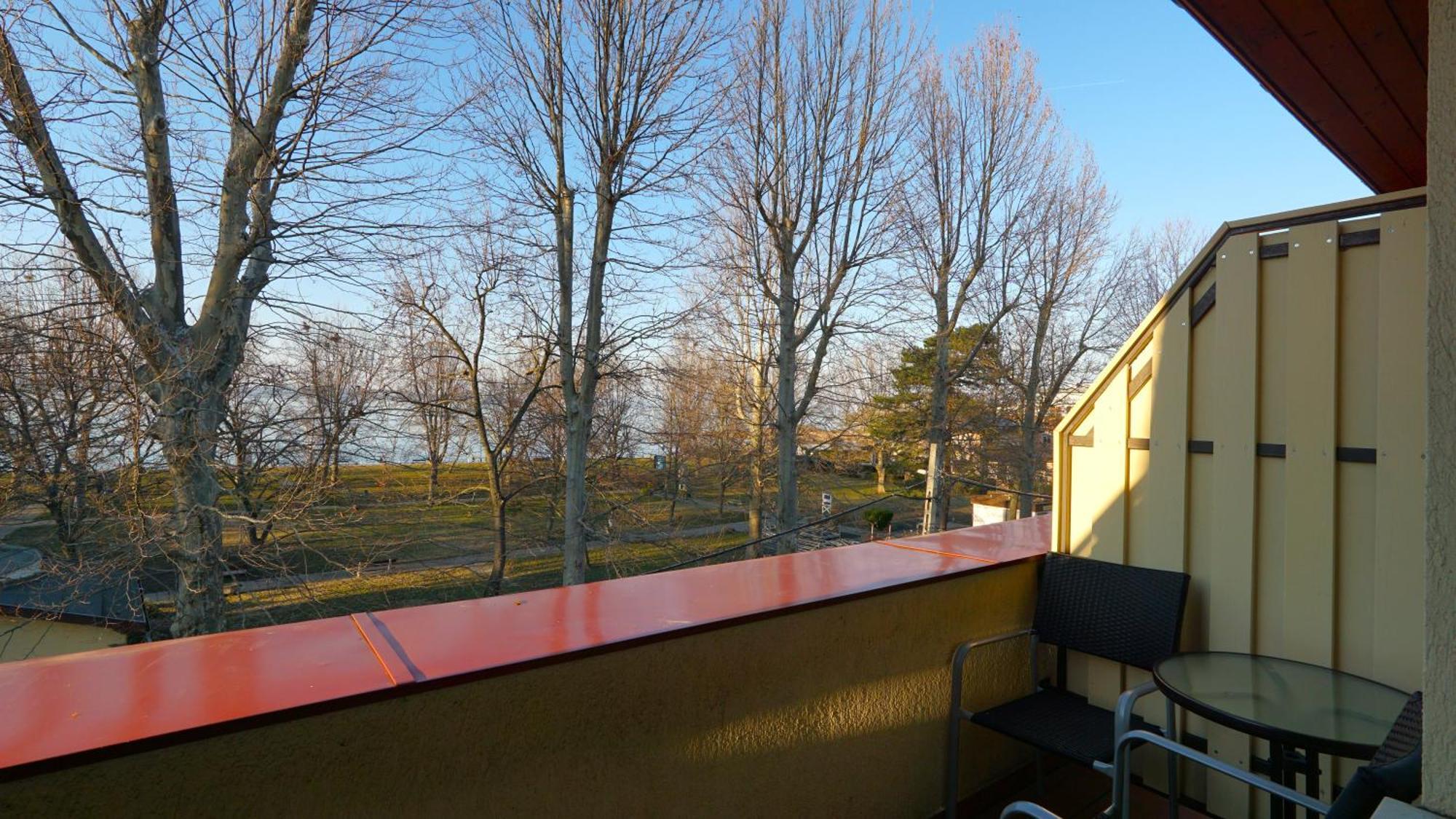 Balaton Colors Beach Hotel Siófok Exteriör bild
