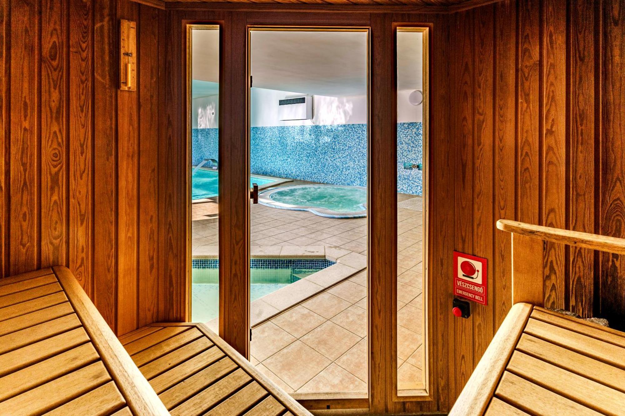 Balaton Colors Beach Hotel Siófok Exteriör bild