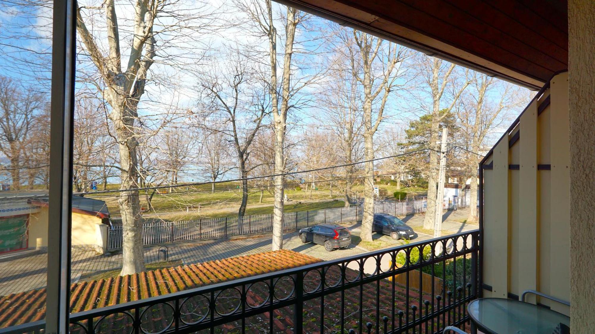 Balaton Colors Beach Hotel Siófok Exteriör bild